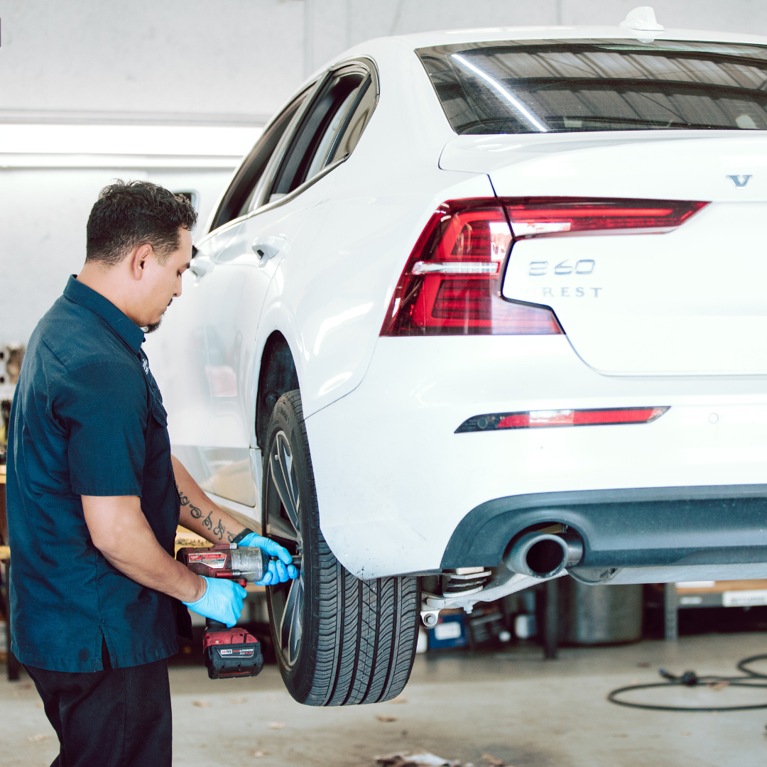 Lorentz-Automotive-Fleet-Service-Processess lorentzautomotive-professional-oil-change-service